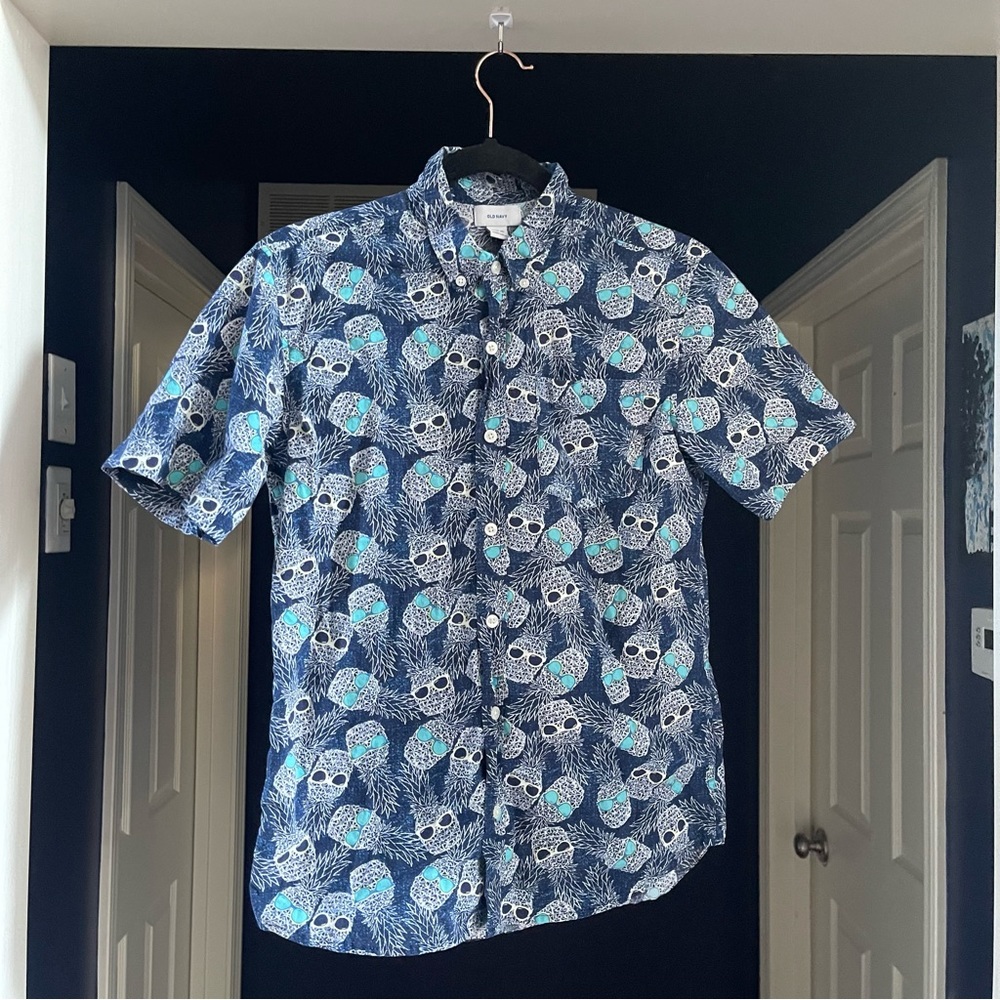 Old Navy Pineapple Short Sleeve Button Up Shirt
